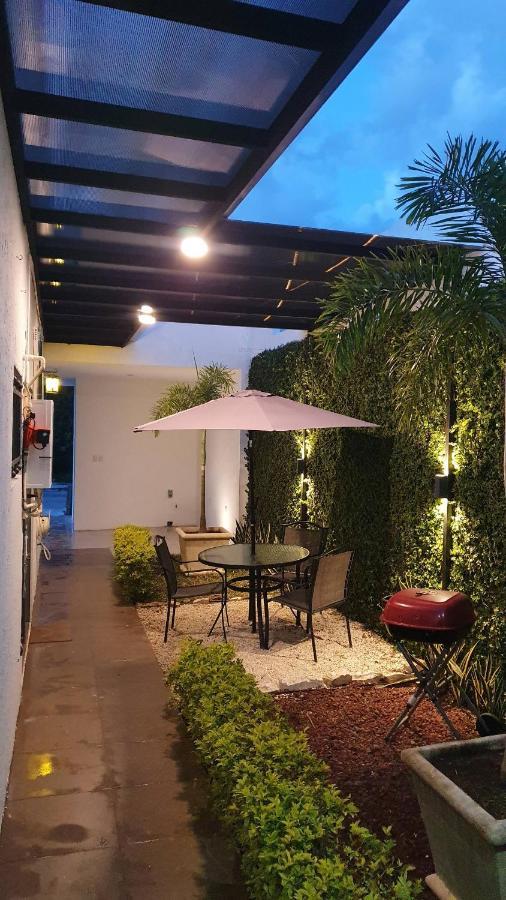 Casa Hector, Con Jacuzzi, Cerca Del Foro Gnp. Mérida Exterior foto
