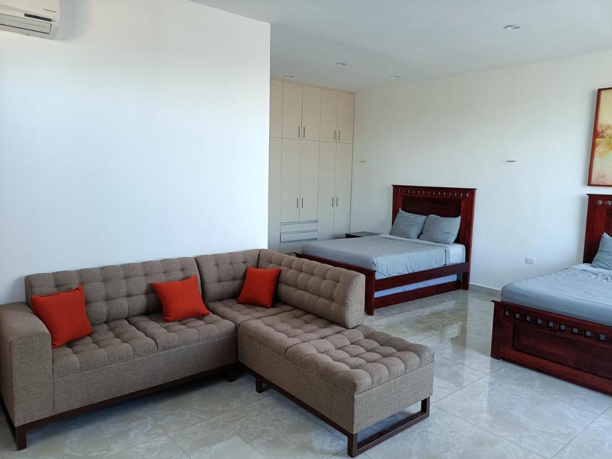 Casa Hector, Con Jacuzzi, Cerca Del Foro Gnp. Mérida Exterior foto