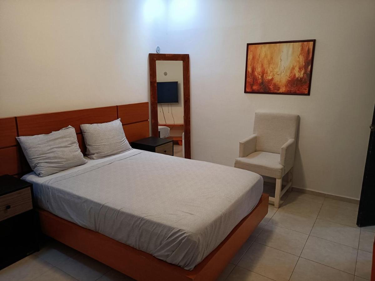 Casa Hector, Con Jacuzzi, Cerca Del Foro Gnp. Mérida Exterior foto